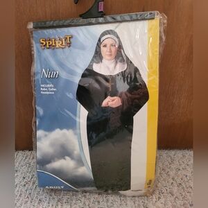 NWT Spirit Black and White Nun Outfit, Size 16-18